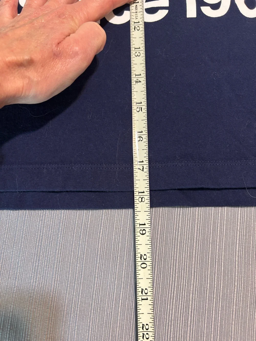 The North Face Navy Short-Sleeve Logo Tee - Picture 11 of 11